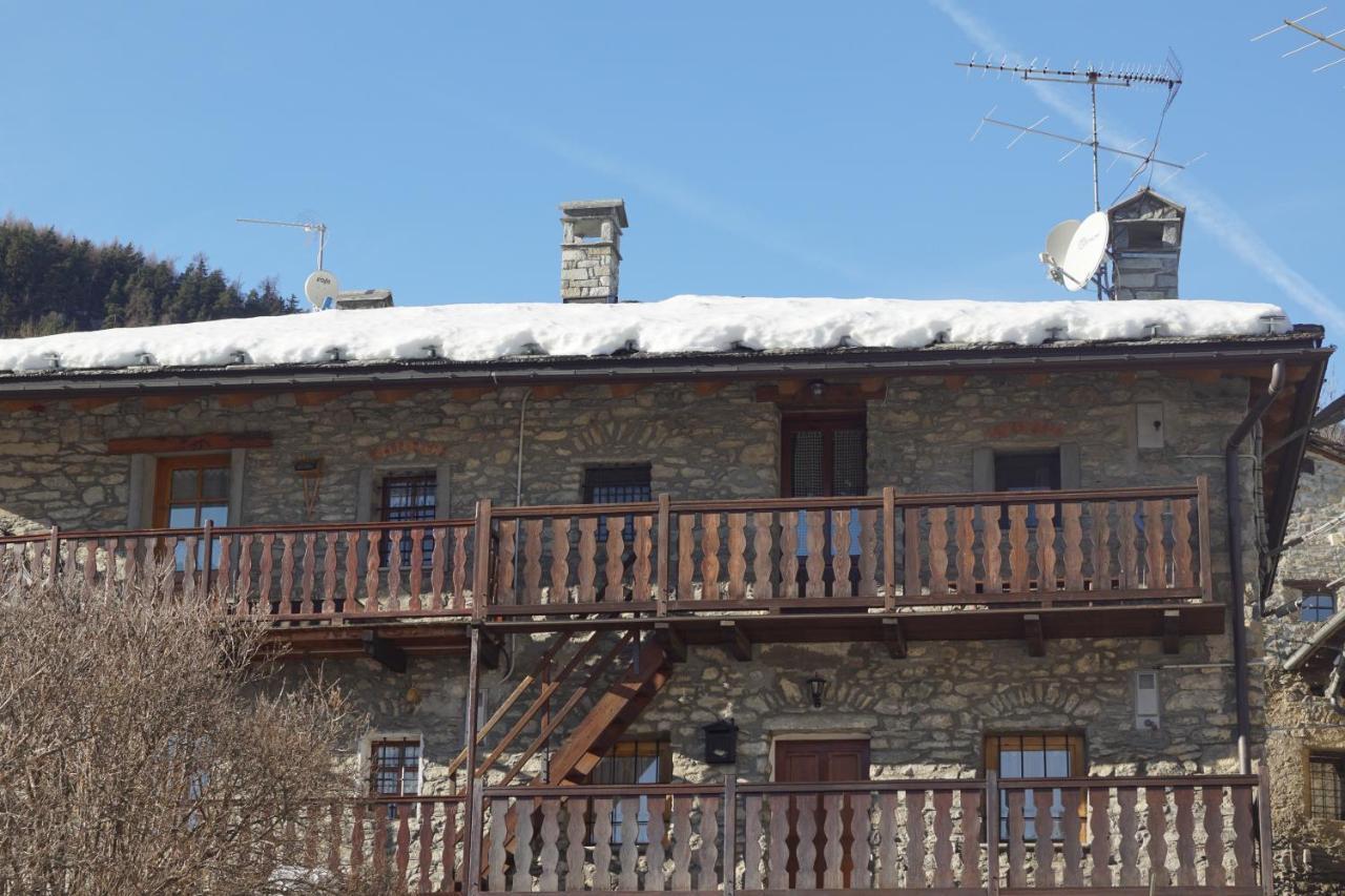 Attico Panoramico Con Soppalco Gignod Exterior foto